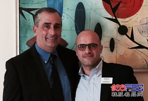 Intel CEO Brian Krzanich 和 Luxottica CEO Massimo Vian