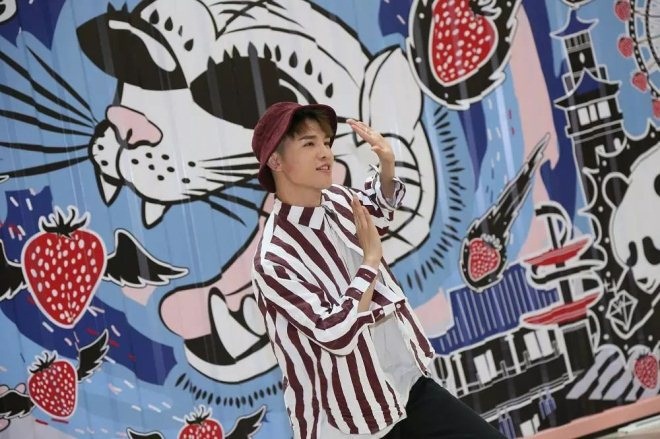 百丽试图变年轻 旗下<a href='https://m.efpp.com.cn/brand-1100/' target='_blank_'>思加图</a>和抖音玩在了一起