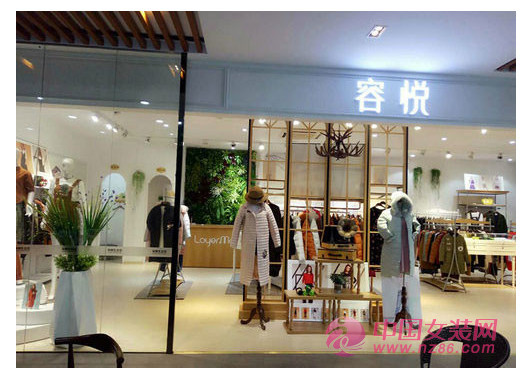 导购卖衣服能不能成交 就看你打招呼的方式就知道了(图1)