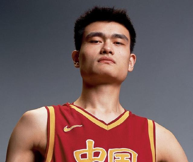 最冷门却最爱!但如果不是莫宁,耐克不会这么顺利得到姚明
