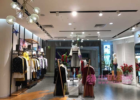 2019年开服装店生意好吗？服装店经营的六大策略(图2)