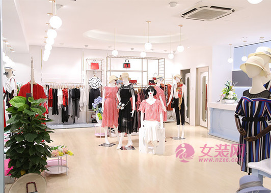 七夕服装店铺促销 如何提高店面的销售氛围？(图2)