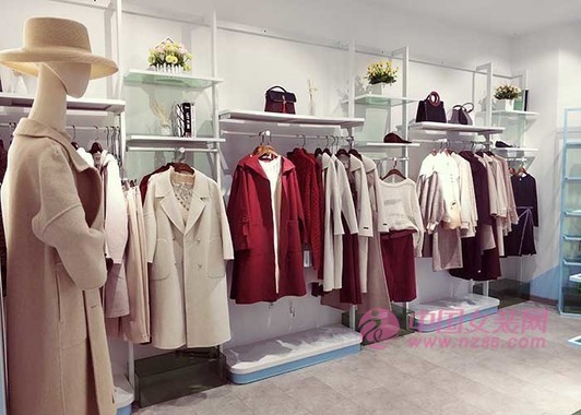就因为陈列够牛 隔壁家的服装店业绩高得不可描述了(图2)